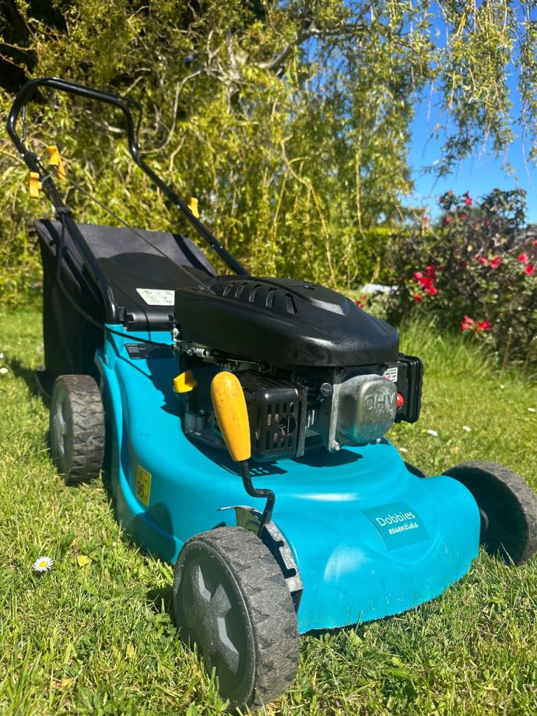 Petrol lawnmower super condition serviced poly deck mower won’t rust 