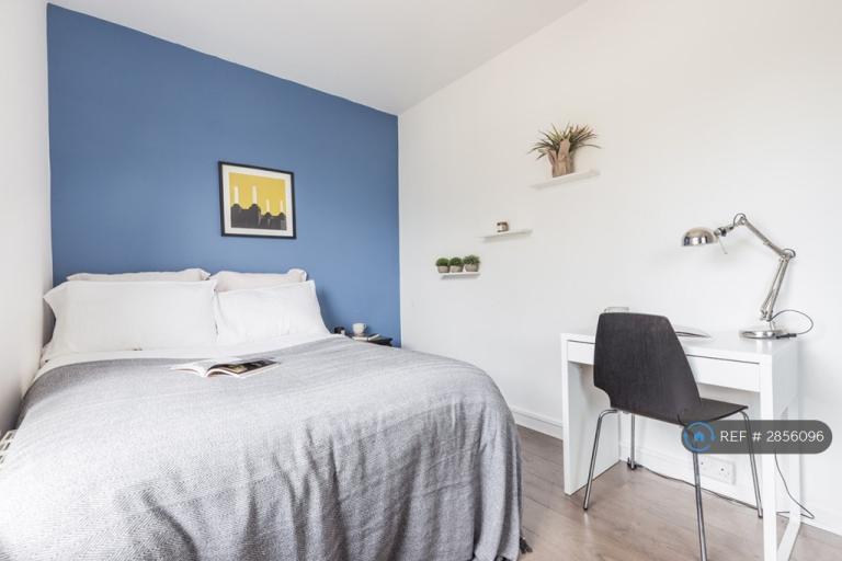 5 bedroom flat in Willis House, London, E14 (5 bed) (#2856096)