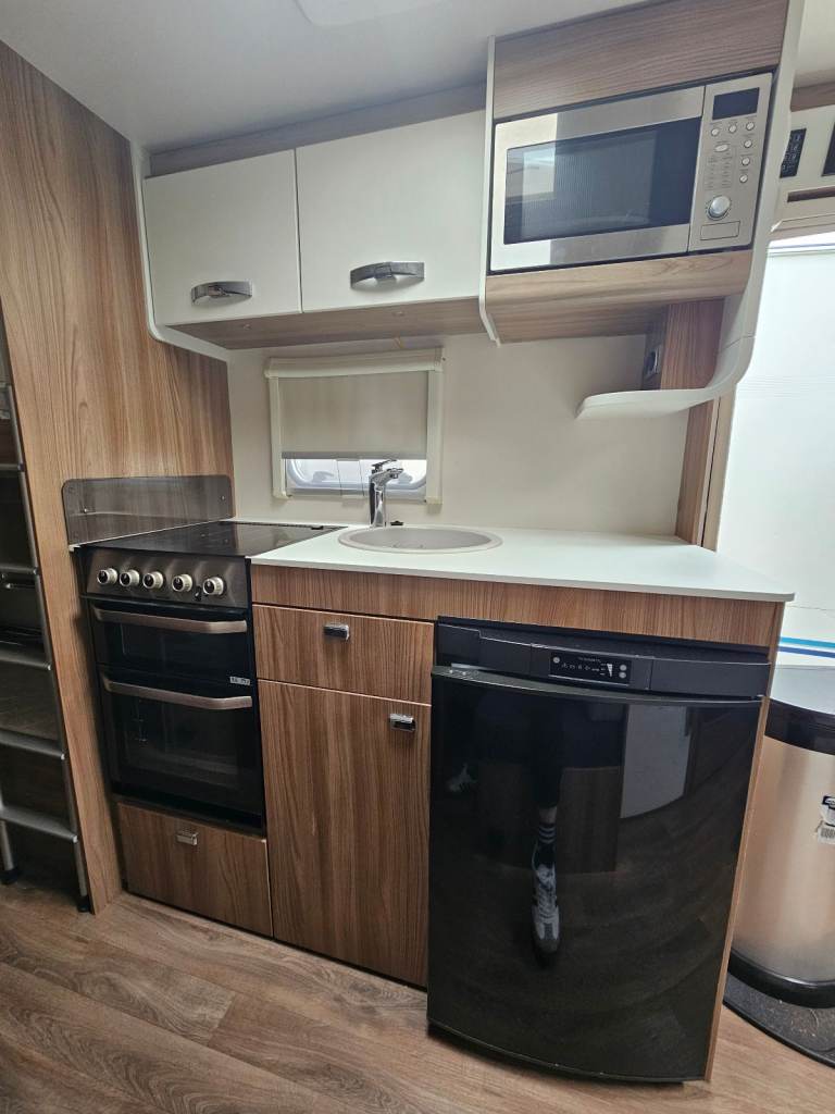SWIFT Sprite Major 6 TD 6 Berth End Bedroom 2018 in very good condition. 