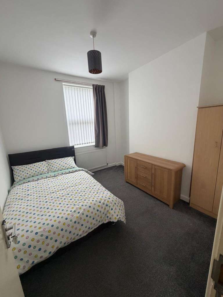 ** Rooms To Let** Stanley Street, Fairfield L7