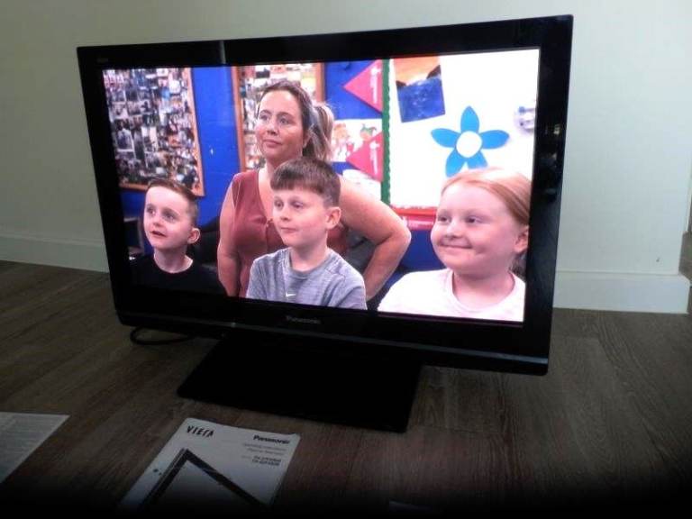 PANASONIC VIERA 37" PLASMA TV - TH-37PX80B - FULLY WORKING / GREAT PICTURE