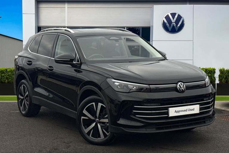2025 Volkswagen Tiguan 1.5 TSI eHybrid Elegance 5dr DSG, TOW BAR, PANORAMIC SUNROOF SUV PETROL/EL...