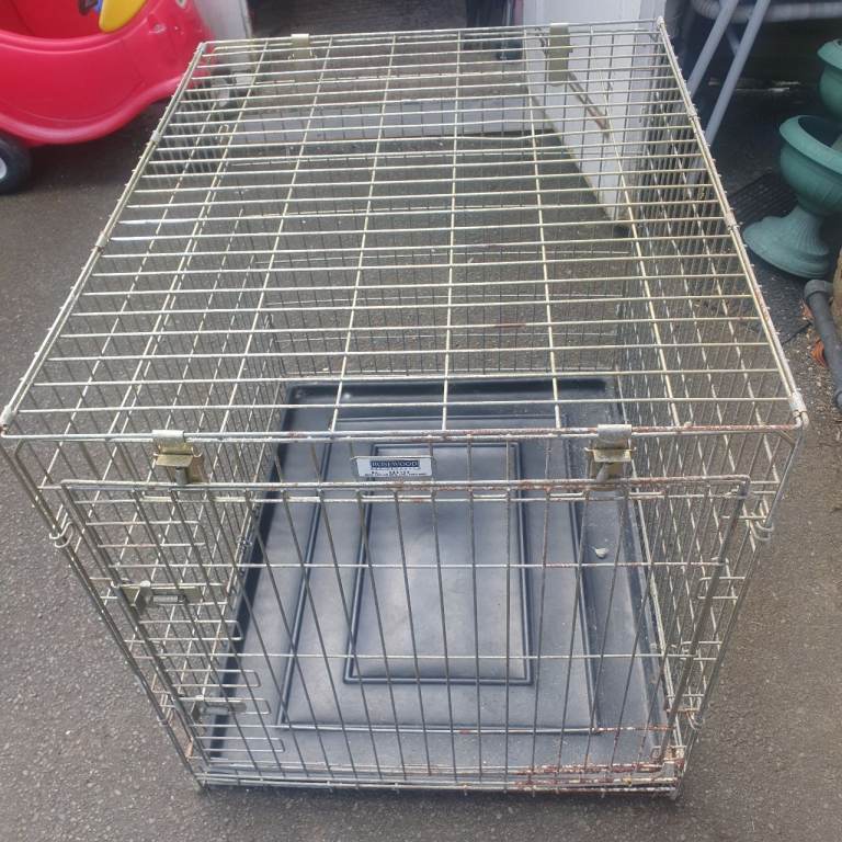 Rockwood HD Dog Cage With Tray & Spring Loaded Clips , 32 x 26 x 25 inches , Decent Condition. 
