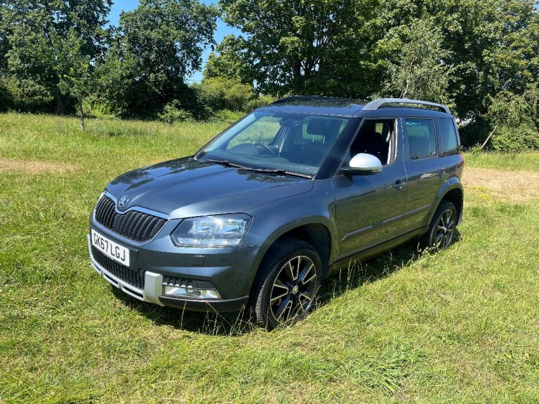 Skoda, YETI OUTDOOR, Hatchback, 2017, Semi-Auto, 1968 (cc), 5 doors