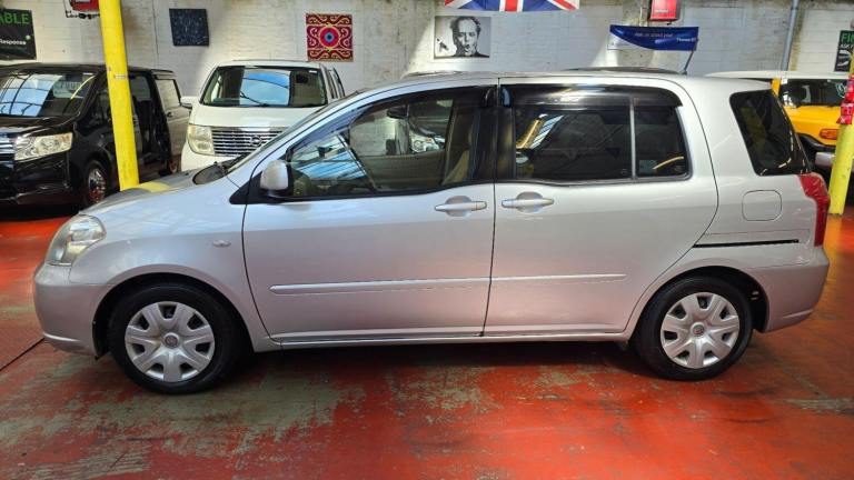 2010 Toyota Raum 1.5 Auto lift mobility chair  Petrol Automatic