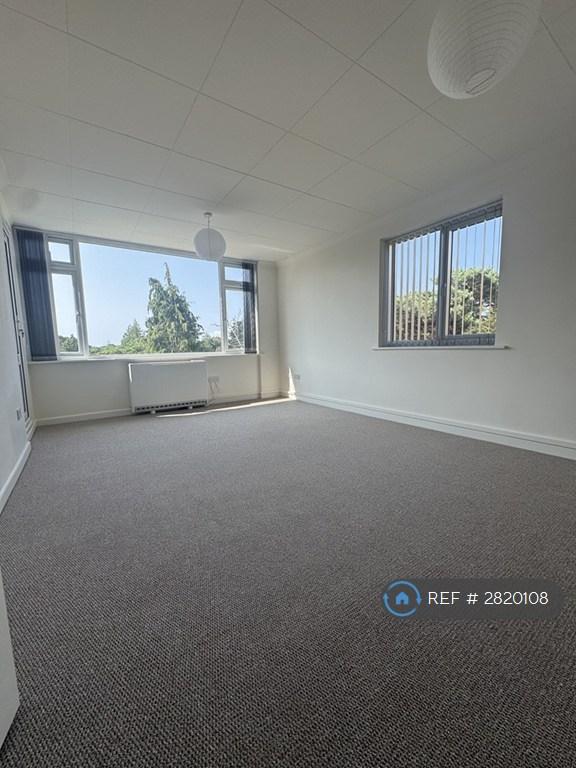 2 bedroom flat in Pelham, Poole, BH13 (2 bed) (#2820108)