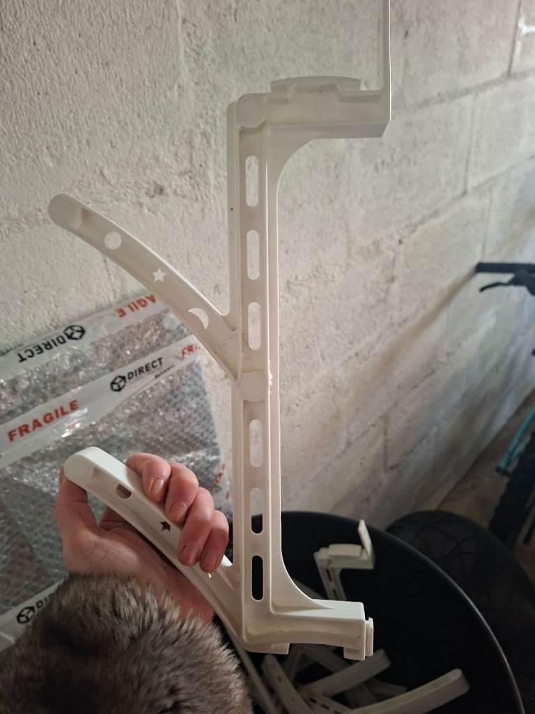 Wall mounting shoe rack 