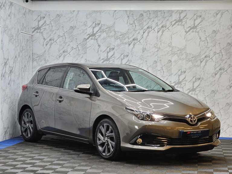 2016 Toyota Auris 1.6 D-4D Design Hatchback 5dr Euro 6 (s/s) (112 ps) Diesel Manual HATCHBACK Die...