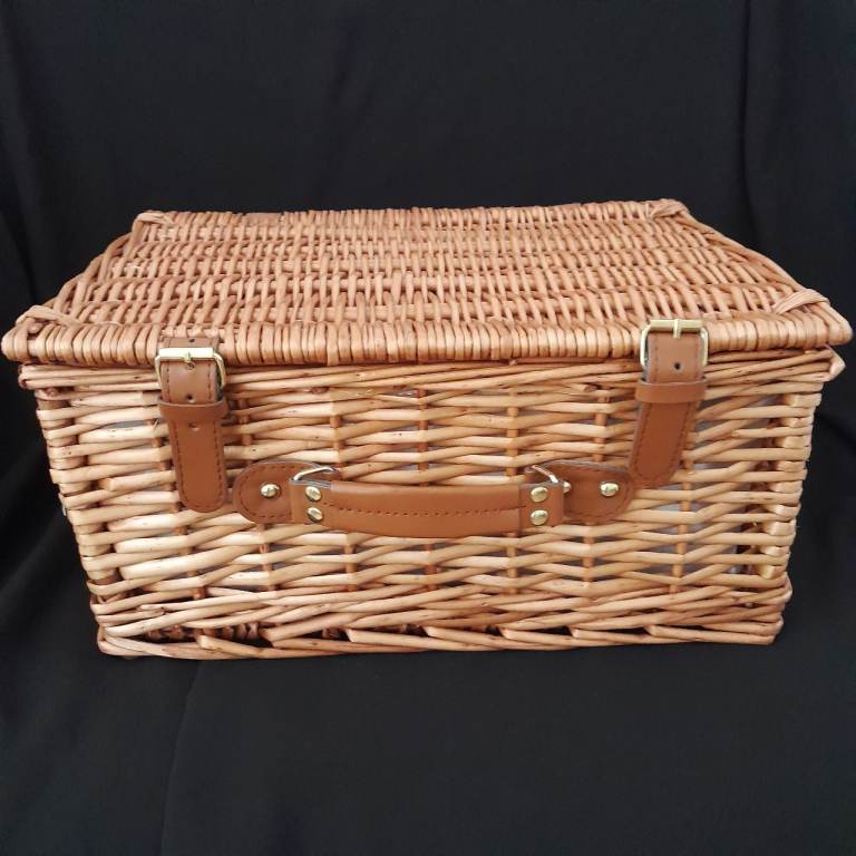 Picnic Basket with Insulated Lining - for 2 people