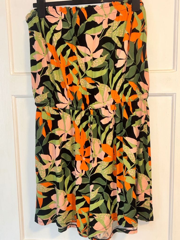 Multicoloured Leaf Print Strapless Playsuit – Good Condition