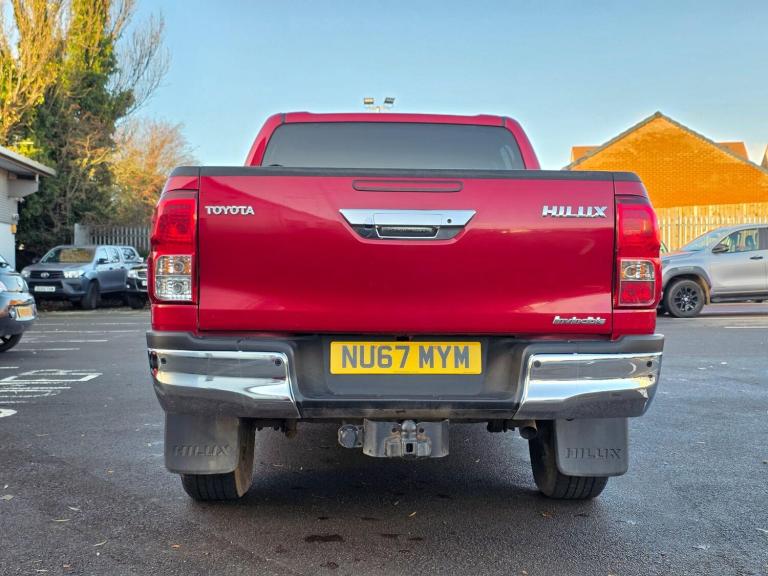 2017 Toyota Hilux Invincible D/Cab Pick Up 2.4 D-4D PICK UP DIESEL Manual