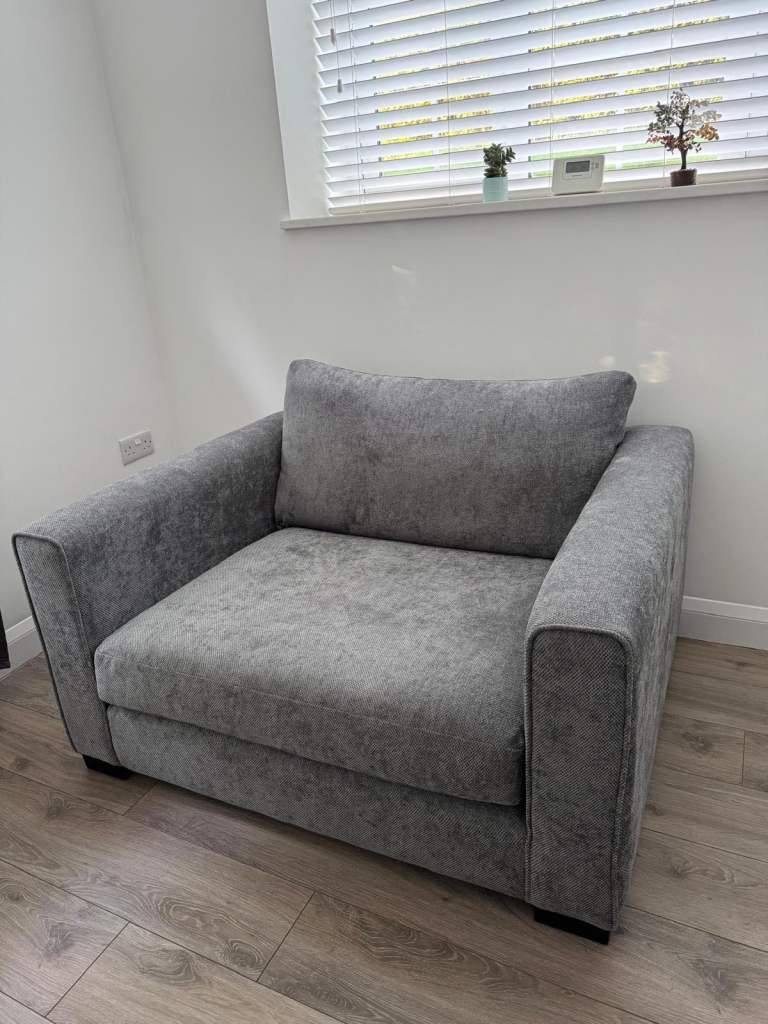 GREY 2 seater (Love seat) EXCELLENT CONDITION