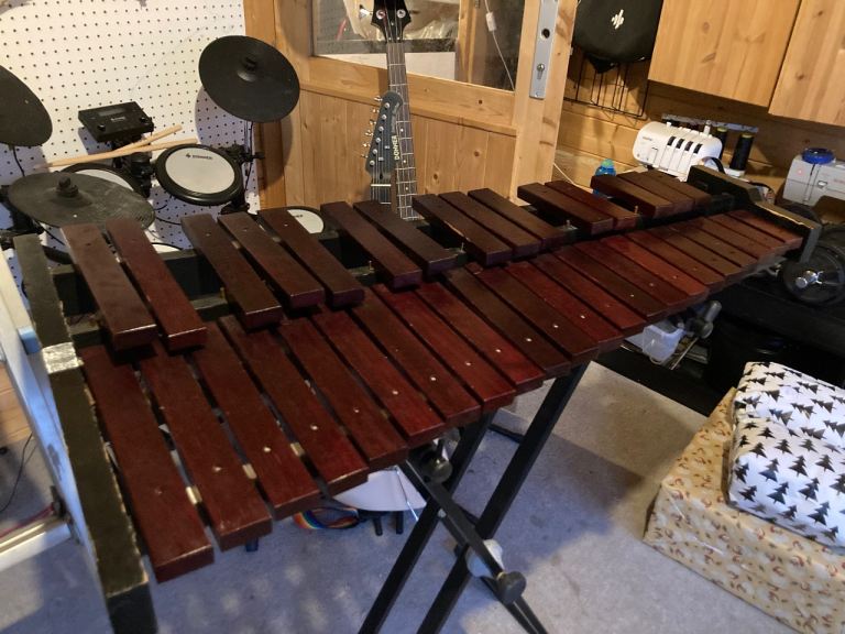 3 octave xylophone + stand + case