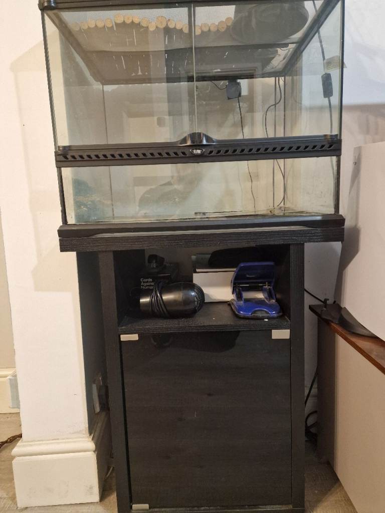 45cm x 45cm x 45cm Terrarium and Stand with cupboard for storage