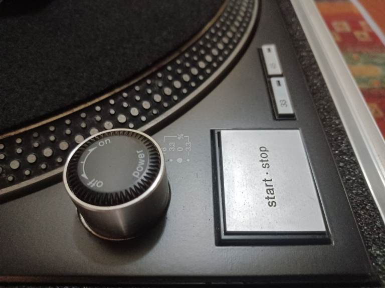 Technics 1210 MK2 M3D Turntables