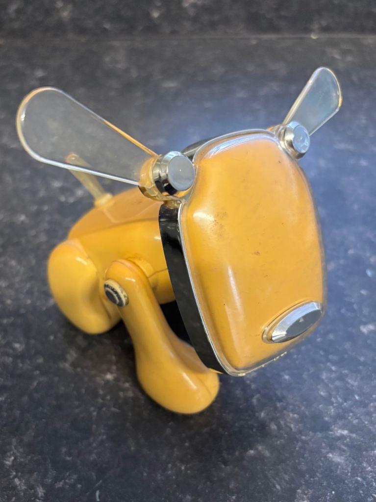 I dog vintage hasbro 2005 sega speaker , untested 