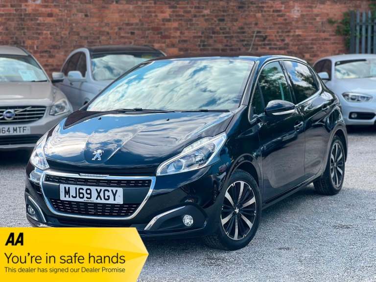 2019 Peugeot 208 1.2 PureTech 82 Tech Edition 5dr [Start Stop] HATCHBACK PETROL Manual