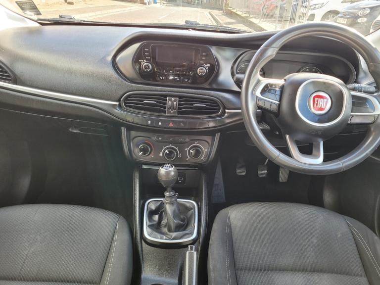 FIAT TIPO 1.4 Tipo Hatchback 1.4 95hp Easy 2017