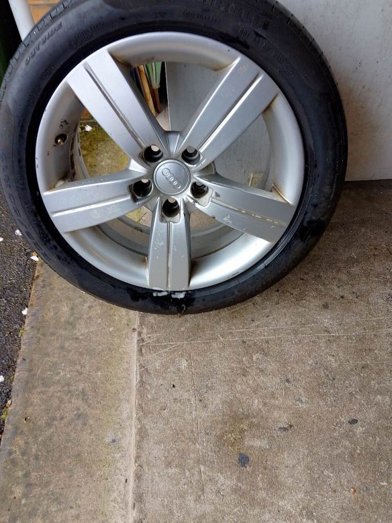 Audi TT Allo Wheel & Tyre