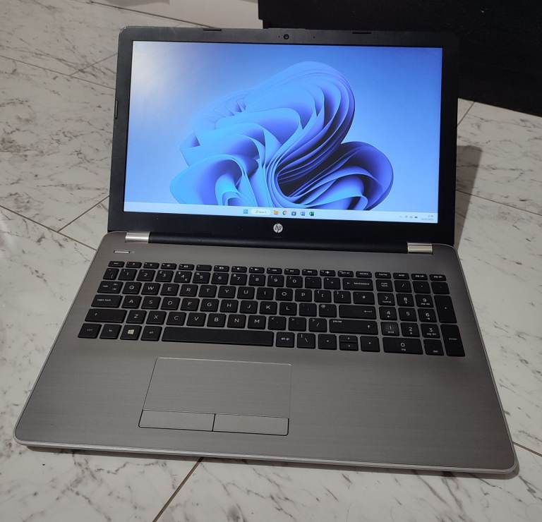 image for HP Pavilion Laptop, Intel Core i7, 256 GB SSD, OFFICE 365, FAST