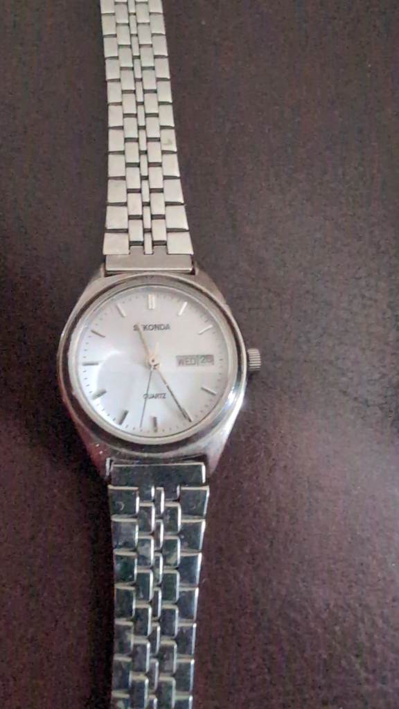 Sekonda Quartz Watch - Silver with Day & Date, Good Condition