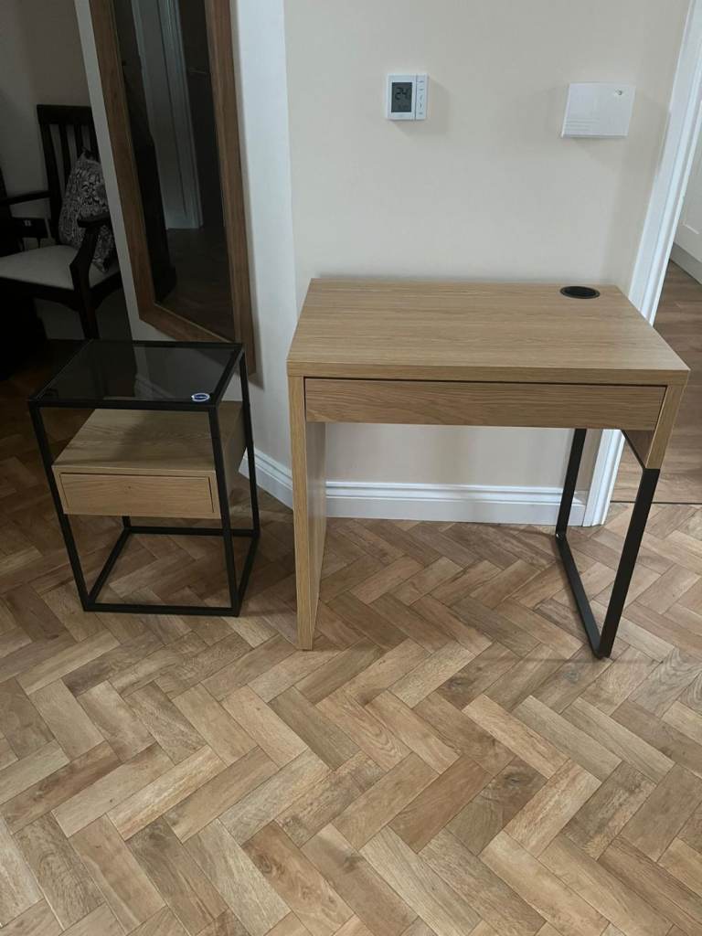  Desk and side drawer unit 