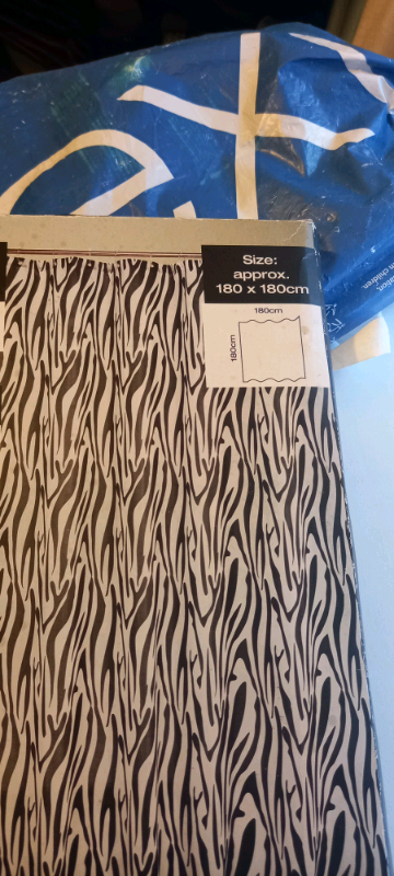 Shower curtain brand knew £4 Dog/cat bowls £3 each 