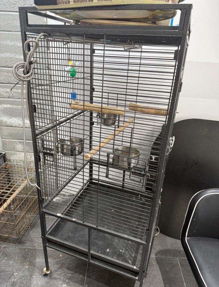 Medium/ large parrot cage 