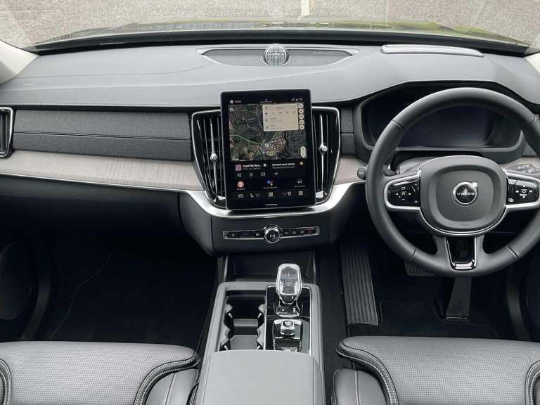 2025 Volvo XC90 Ultra, T8 AWD Plug-in hybrid, Electric/Petrol, Bright, 7 Seats ESTATE Petrol/Elec...