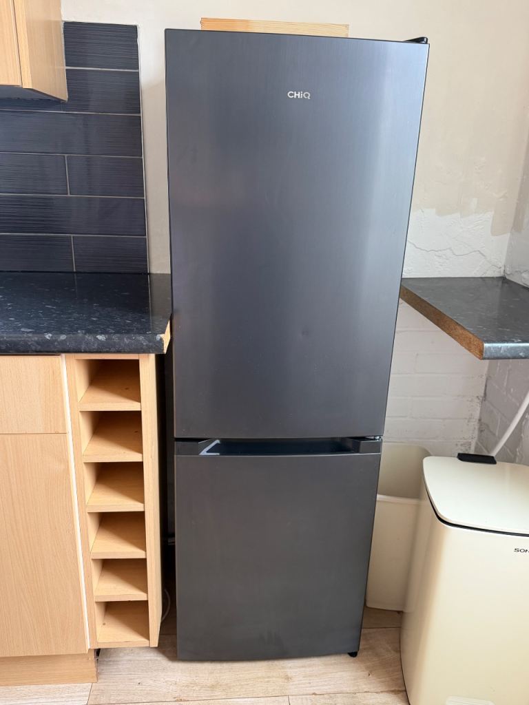 CHiQ Charcoal Grey Fridge Freezer – £120