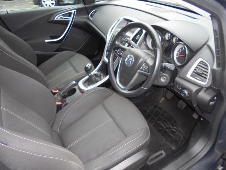 2013 Vauxhall Astra 1.4i 16V SRi 5dr HATCHBACK Petrol Manual