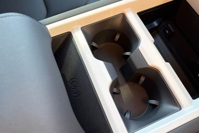 2025 Land Rover Defender 110 3.0 D250 MHEV X-Dynamic SE Auto 4WD Euro 6 (s/s) 5dr SUV Automatic