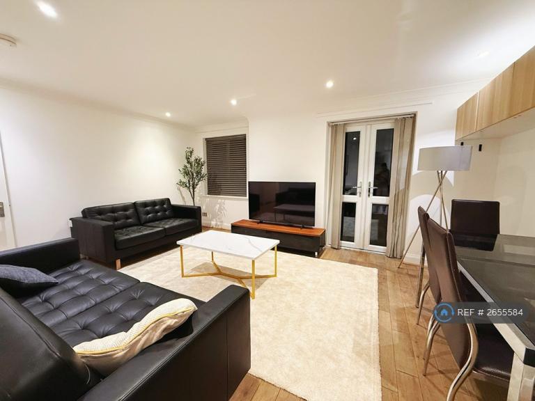 1 bedroom flat in Pavilion Mansions, London, SW9 (1 bed) (#2655584)