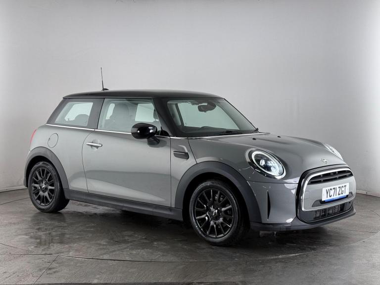 image for 2021 MINI Hatch 1.5 Cooper Classic Euro 6 (s/s) 3dr HATCHBACK Petrol Manual