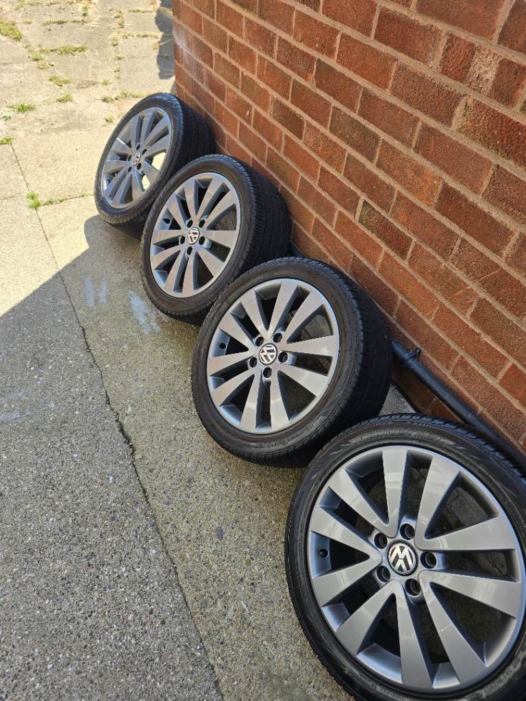 17" Volkswagen golf alloy wheels and tyres