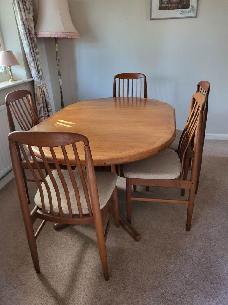 SOLD! Dining room table and 6 chairs