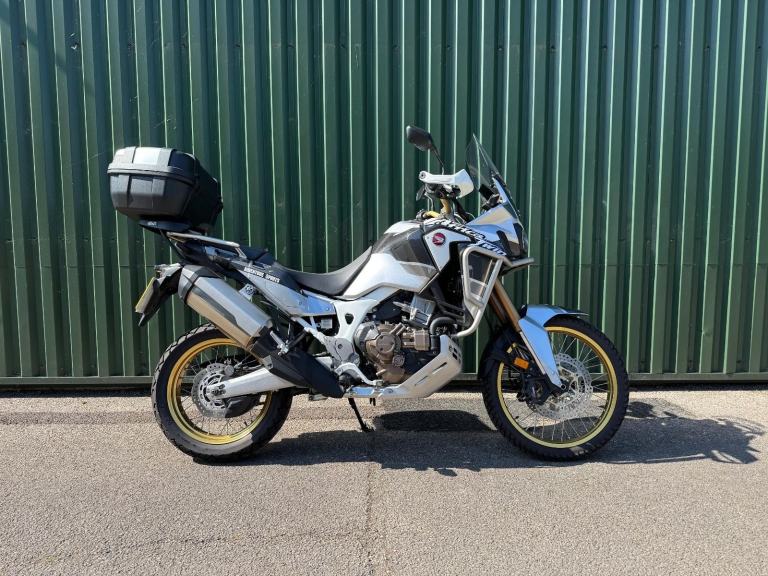 Honda CRF1000 Africa Twin Adventure Sports DCT 2021 Top Box 7400 Miles 2 Owners 