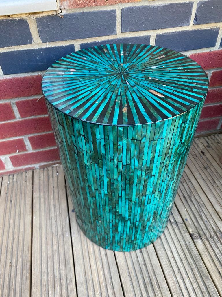 Round side end table