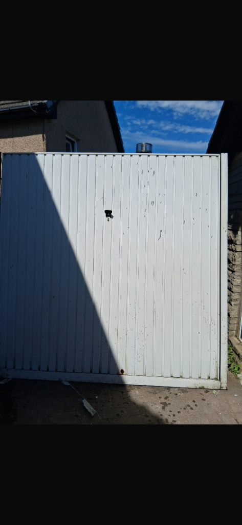 Garage Door FREE UPLIFT 