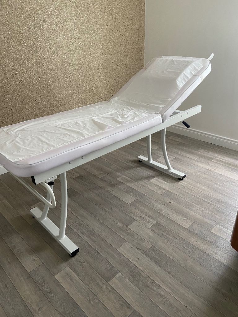 White Salon Beauty / Massage Couch 