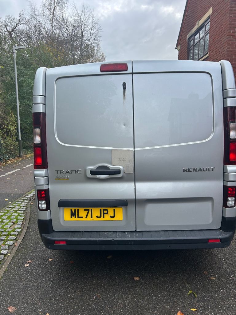 Renault, TRAFIC,SPORT ENERGY SAT NAV AIR CON,2021, Manual, 1997 (cc)