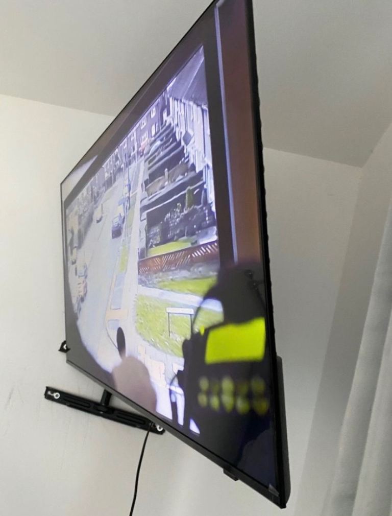 Samsung Smart TV – Good Condition, Wall Mounted