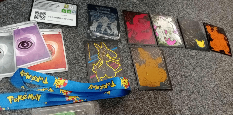 New set Pokemon bundle 