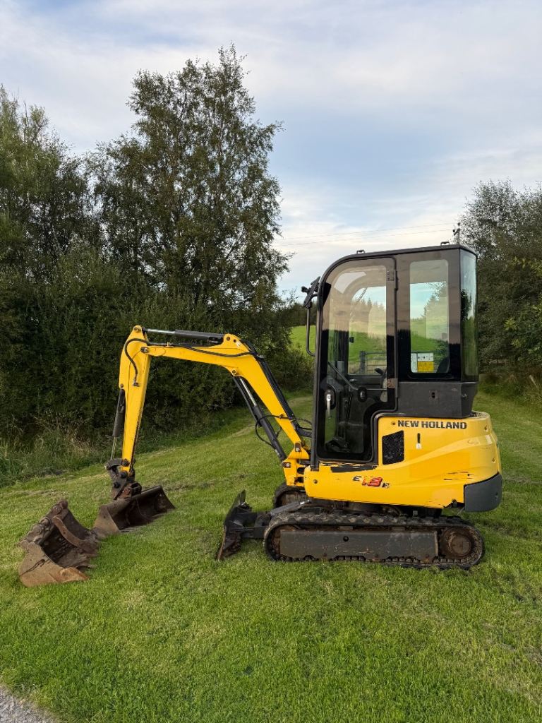 New Holland e18b digger 