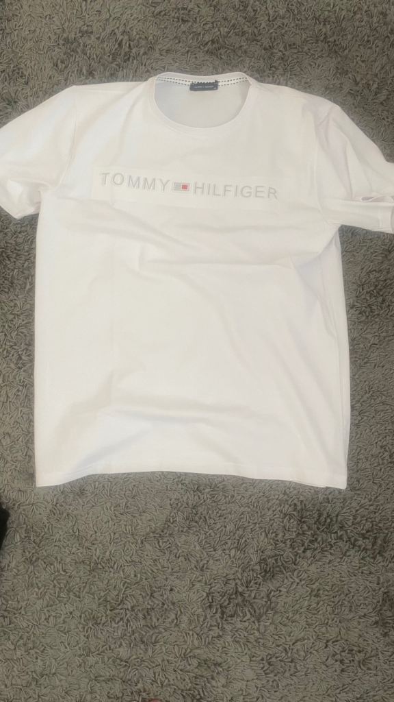 Tommy Hillfiger T shirt