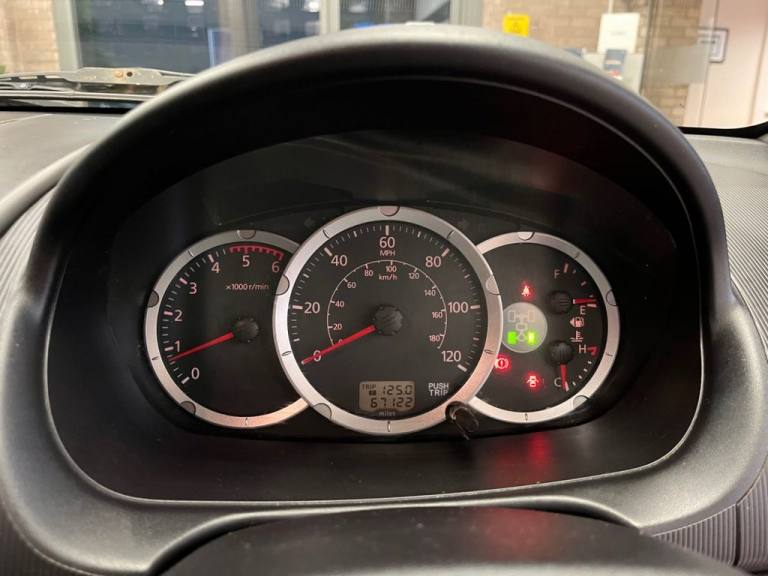 2014 Mitsubishi L200 2.5 DI-D Barbarian Pickup Double Cab 4dr Diesel Manual 4WD Euro 5 (LB) (175 ...