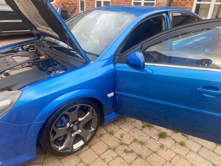 VAUXHALL VECTRA VXR 