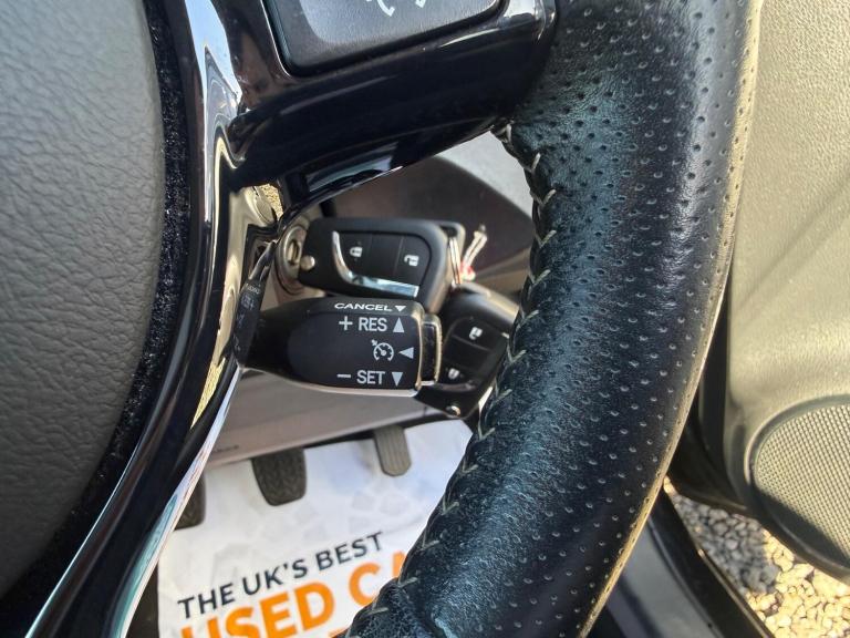 2016 Toyota Yaris 1.33 Dual VVT-i Design Euro 6 5dr HATCHBACK Petrol Manual