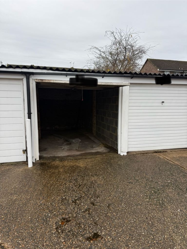 Garage to rent near Slough High Street 
