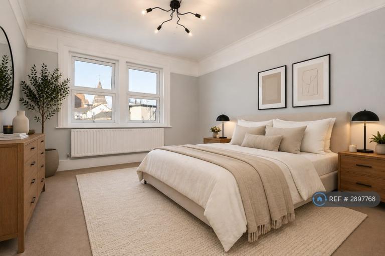 3 bedroom flat in Richmond Chambers, Bournemouth, BH2 (3 bed) (#2897768)